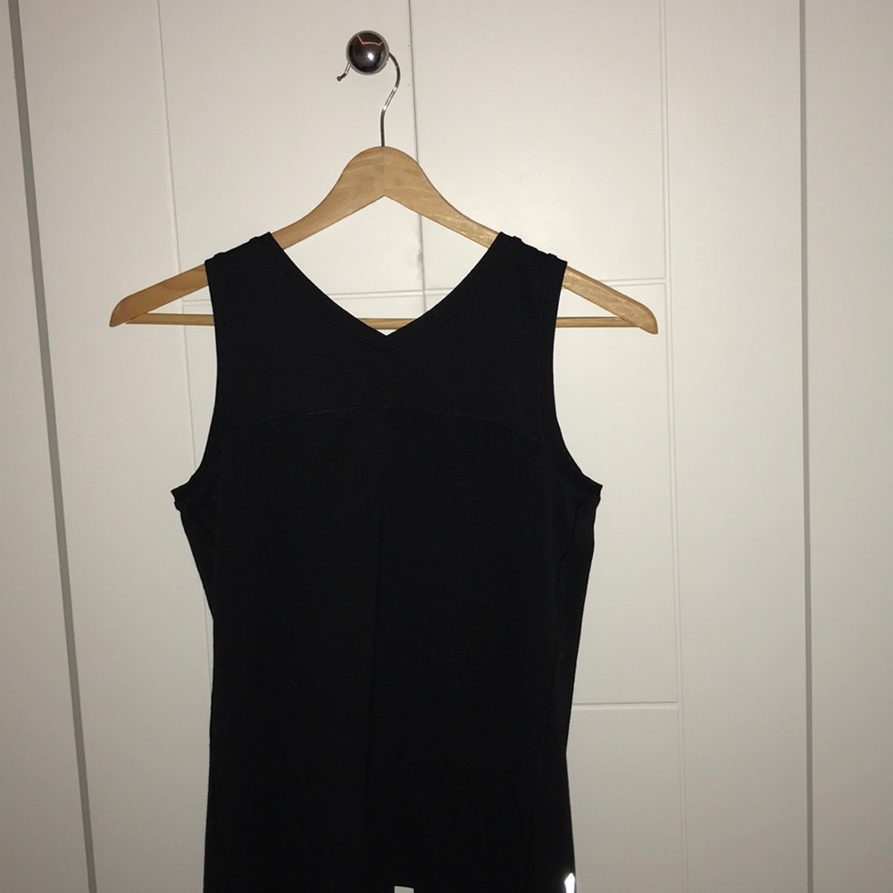 Black ivivva tank top